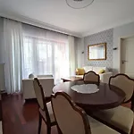 Port 203 Apartament